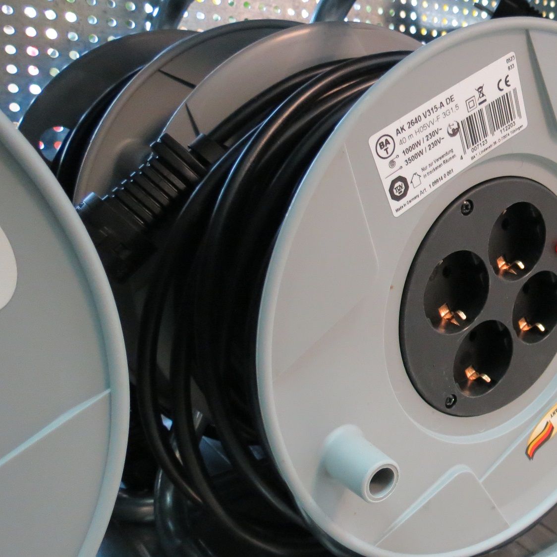 Extension cords and electrical reels